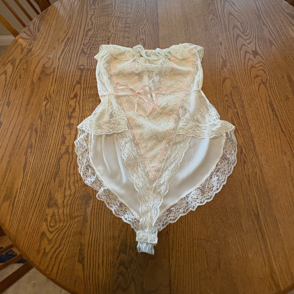 NWT Vintage 80’s Victoria's Secret Bridal White Lace Teddy Strapless Jezebel M